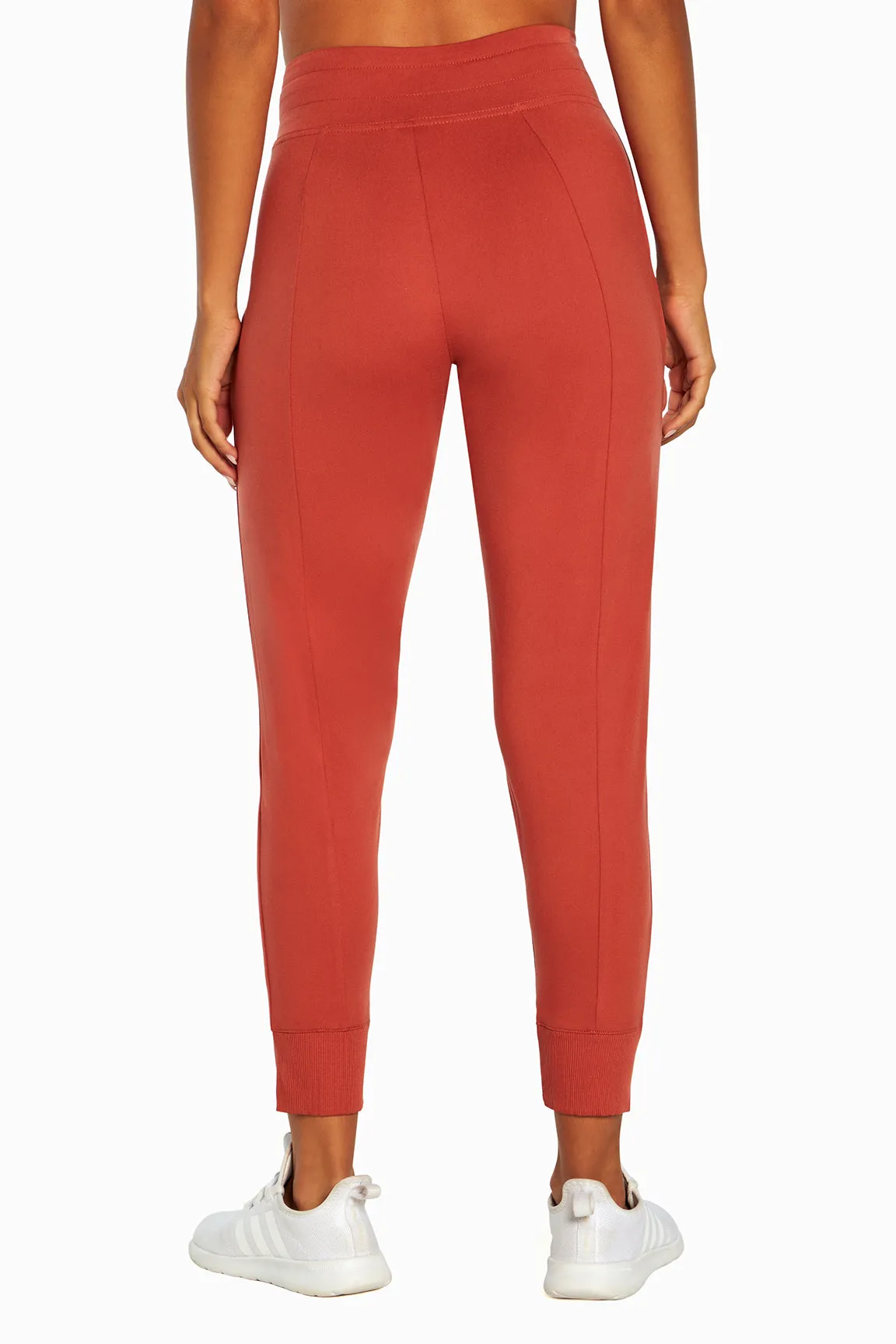 Mona Jogger