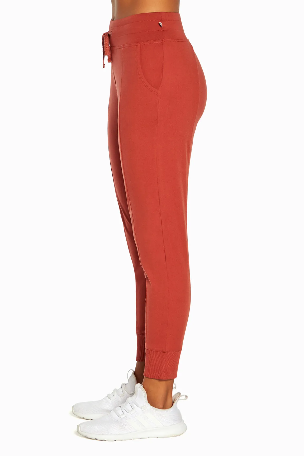Mona Jogger