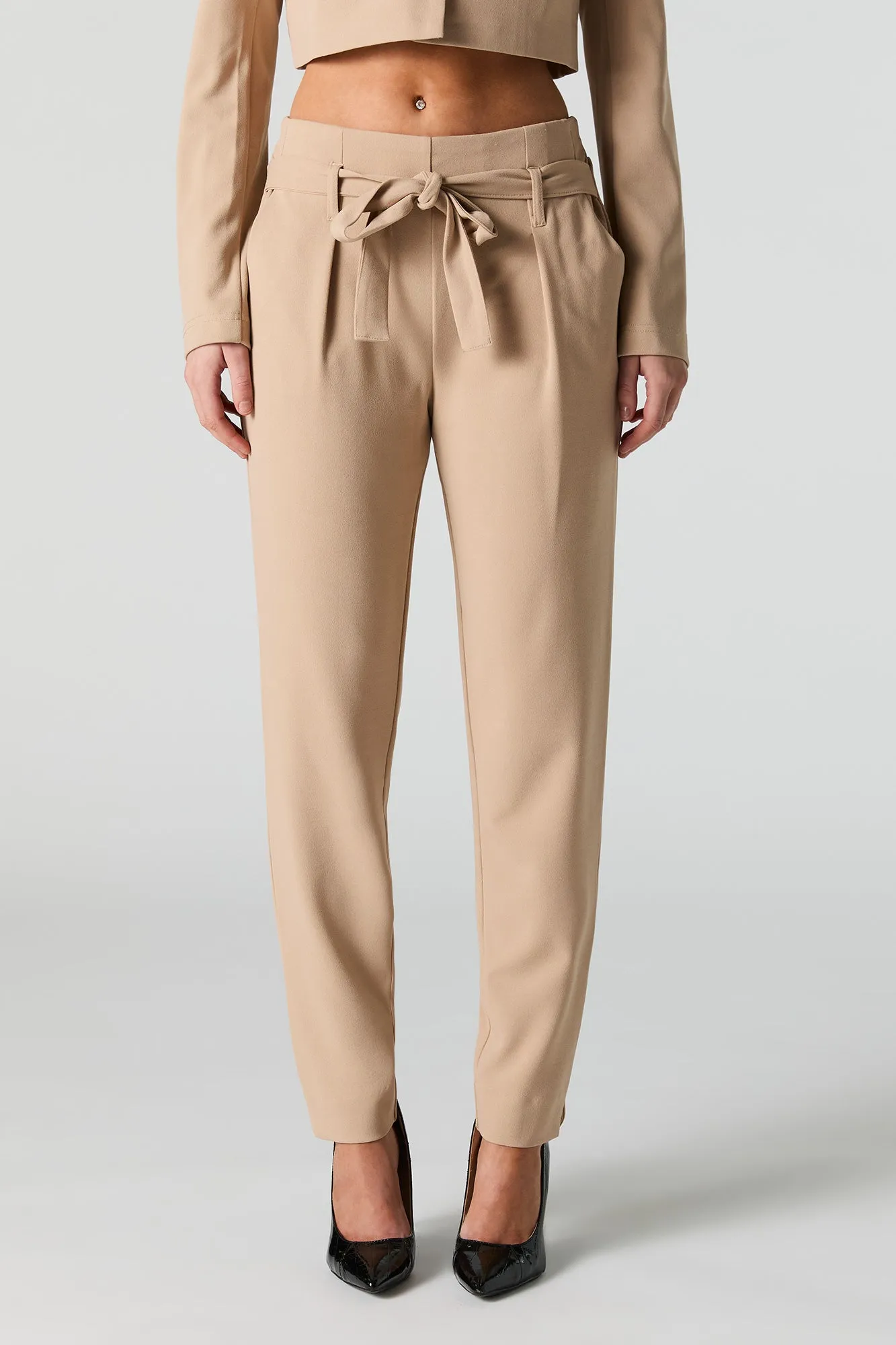Pantalon habillé mince avec ceinture