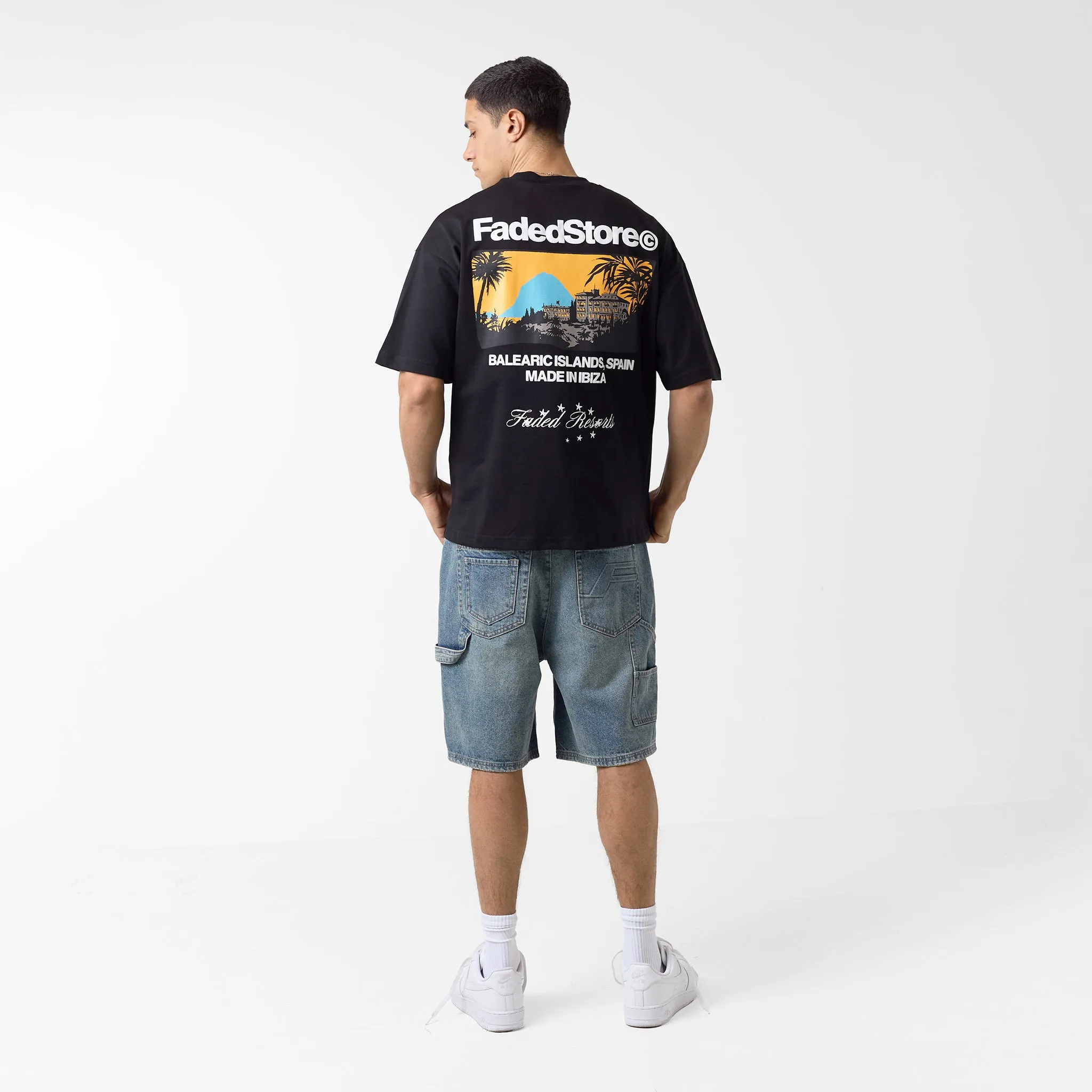 Resort View T-Shirt | Black